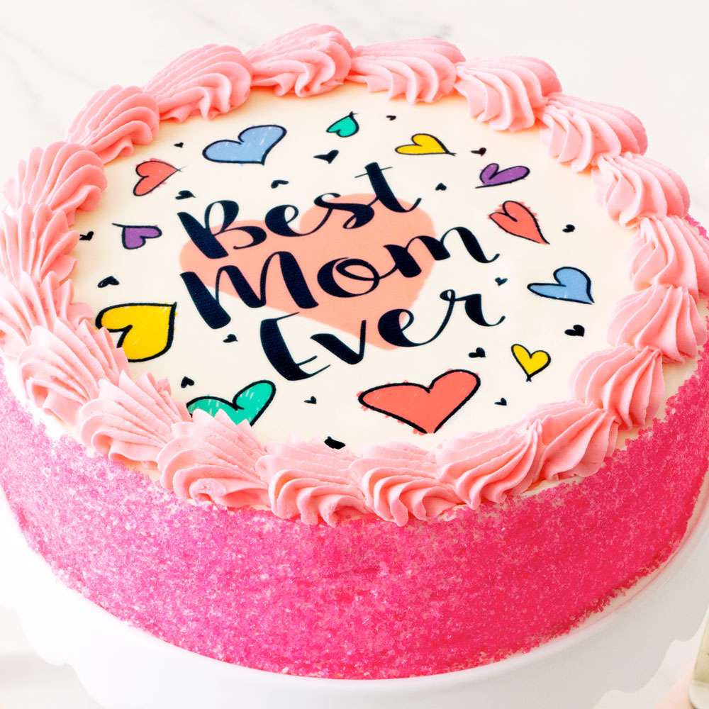 Best Mom Ever Cake Close-up