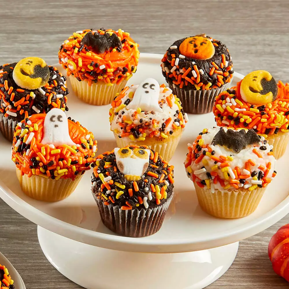 Mini Halloween Cupcakes Close-up
